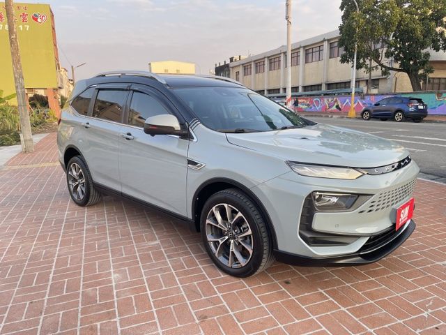 一手車/原鈑件/原廠保養/ACC跟車/雙前電動椅/全景天窗/環景影像/電動尾門/只跑1萬公里  第3張相片