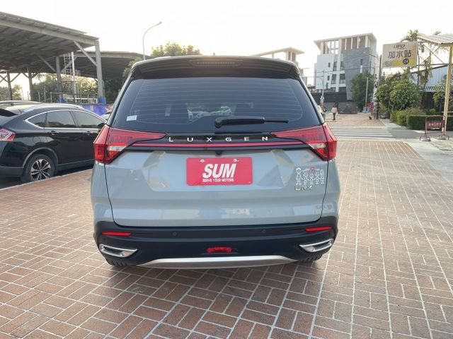 一手車/原鈑件/原廠保養/ACC跟車/雙前電動椅/全景天窗/環景影像/電動尾門/只跑1萬公里  第5張相片