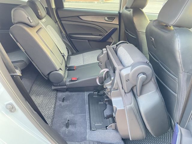 一手車/原鈑件/原廠保養/ACC跟車/雙前電動椅/全景天窗/環景影像/電動尾門/只跑1萬公里  第19張相片