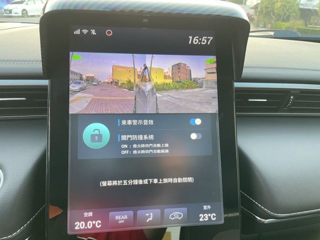 一手車/原鈑件/原廠保養/ACC跟車/雙前電動椅/全景天窗/環景影像/電動尾門/只跑1萬公里  第20張相片