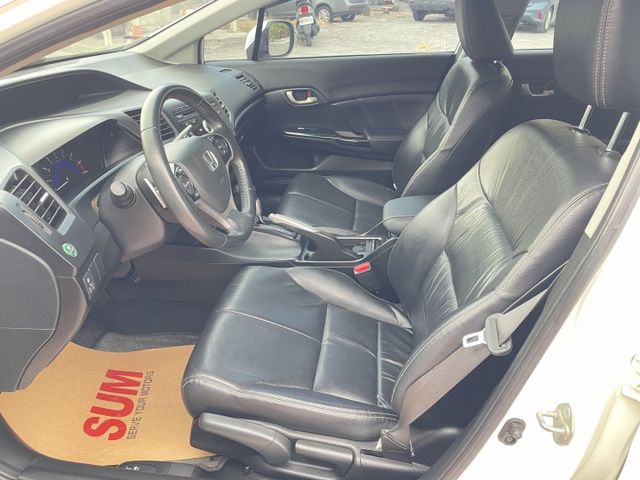 一手車/原鈑件/定速/恆溫/倒車顯影/皮椅/鋁圈/換檔撥片  第9張相片