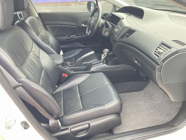 一手車/原鈑件/定速/恆溫/倒車顯影/皮椅/鋁圈/換檔撥片  第13張相片