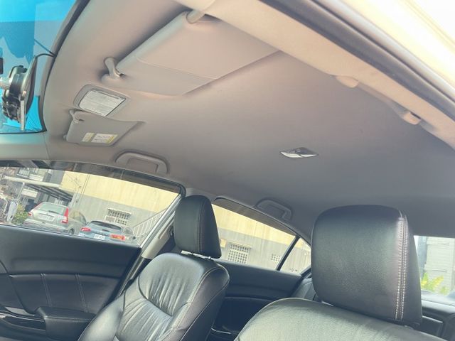 一手車/原鈑件/定速/恆溫/倒車顯影/皮椅/鋁圈/換檔撥片  第17張相片