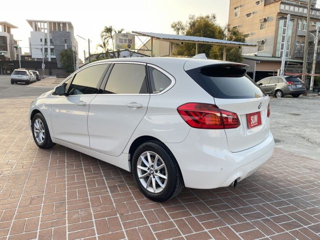 原鈑件/LED頭燈/路線偏移/免鑰匙啟動/摸門/電動尾門/導航/倒車顯影  第6張相片