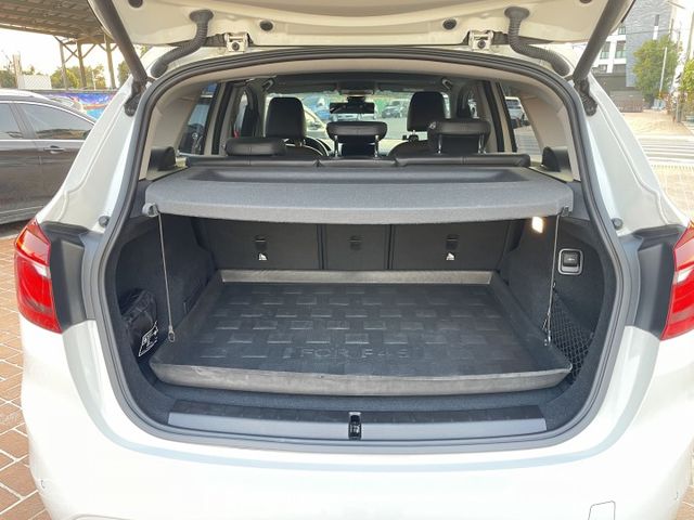 原鈑件/LED頭燈/路線偏移/免鑰匙啟動/摸門/電動尾門/導航/倒車顯影  第10張相片