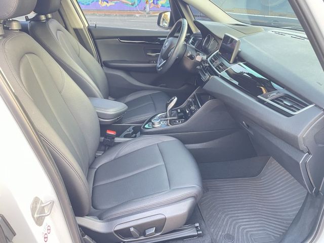 原鈑件/LED頭燈/路線偏移/免鑰匙啟動/摸門/電動尾門/導航/倒車顯影  第12張相片