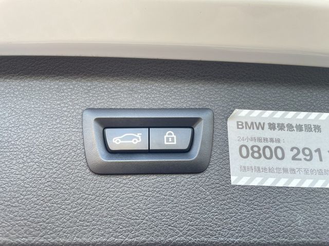 原鈑件/LED頭燈/路線偏移/免鑰匙啟動/摸門/電動尾門/導航/倒車顯影  第16張相片