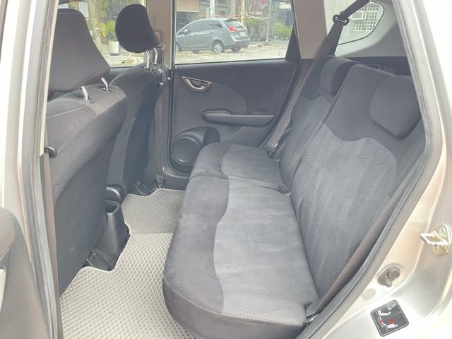 一手女用車/最佳代步小車/只跑12萬公里  第10張相片