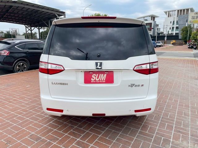 天窗/電動椅/電動滑門/恆溫/免鑰匙啟動/7人座  第6張相片