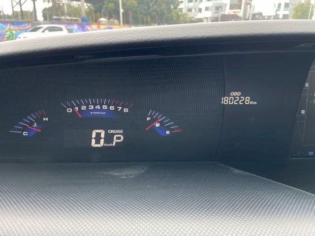 天窗/電動椅/電動滑門/恆溫/免鑰匙啟動/7人座  第16張相片