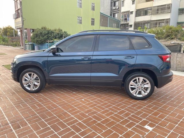 一手車/原鈑件/原廠保養/ACC跟車/環景影像/電動尾門/導航  第8張相片