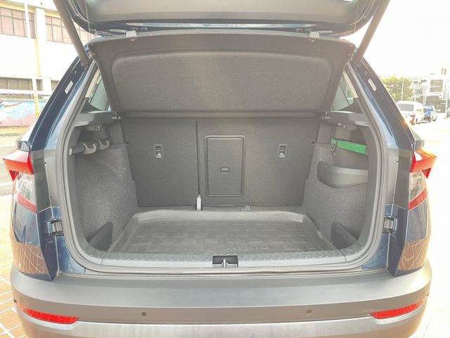 一手車/原鈑件/原廠保養/ACC跟車/環景影像/電動尾門/導航  第11張相片