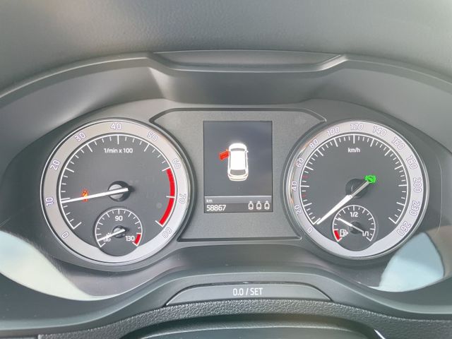 一手車/原鈑件/原廠保養/ACC跟車/環景影像/電動尾門/導航  第15張相片