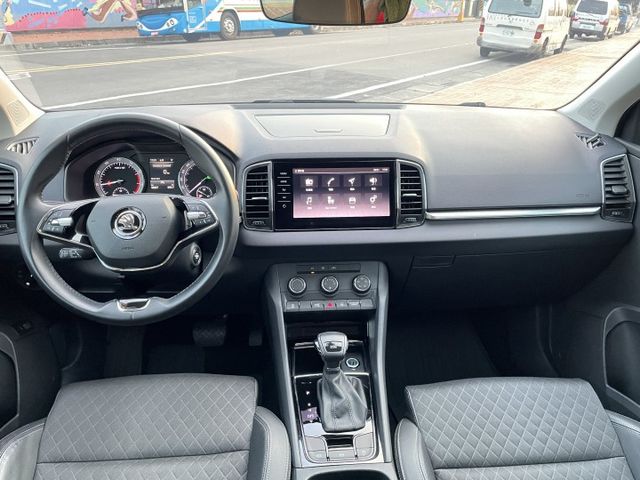 一手車/原鈑件/原廠保養/ACC跟車/環景影像/電動尾門/導航  第17張相片