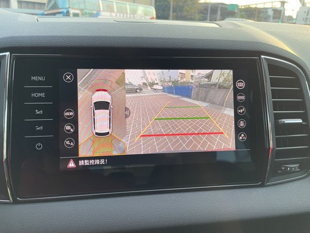 一手車/原鈑件/原廠保養/ACC跟車/環景影像/電動尾門/導航  第19張相片