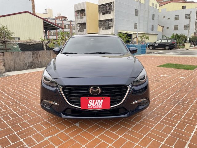 一手車/原鈑件/原廠保養/ACC跟車/電動椅/LED頭燈/免鑰匙啟動/抬頭顯示器/18吋鋁圈  第2張相片