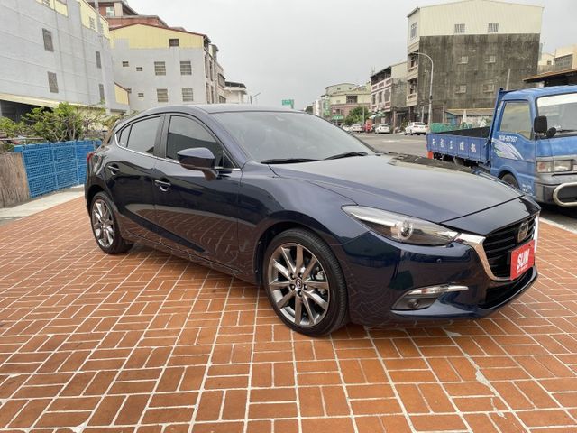 一手車/原鈑件/原廠保養/ACC跟車/電動椅/LED頭燈/免鑰匙啟動/抬頭顯示器/18吋鋁圈  第3張相片