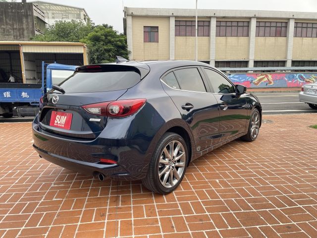 一手車/原鈑件/原廠保養/ACC跟車/電動椅/LED頭燈/免鑰匙啟動/抬頭顯示器/18吋鋁圈  第5張相片