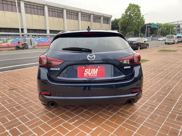 一手車/原鈑件/原廠保養/ACC跟車/電動椅/LED頭燈/免鑰匙啟動/抬頭顯示器/18吋鋁圈  第6張相片