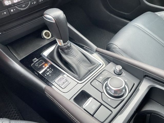 一手車/原鈑件/原廠保養/ACC跟車/電動椅/LED頭燈/免鑰匙啟動/抬頭顯示器/18吋鋁圈  第20張相片