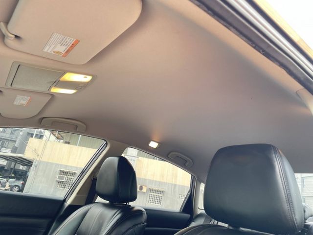 一手車/原鈑件/電動椅/免鑰匙啟動/恆溫空調/定速  第19張相片