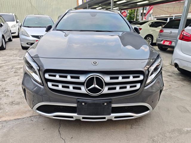 總代理/一手女用車/全景天窗/電動尾門/電動椅/LED頭燈/主動停車輔助/免鑰匙啟動  第2張相片