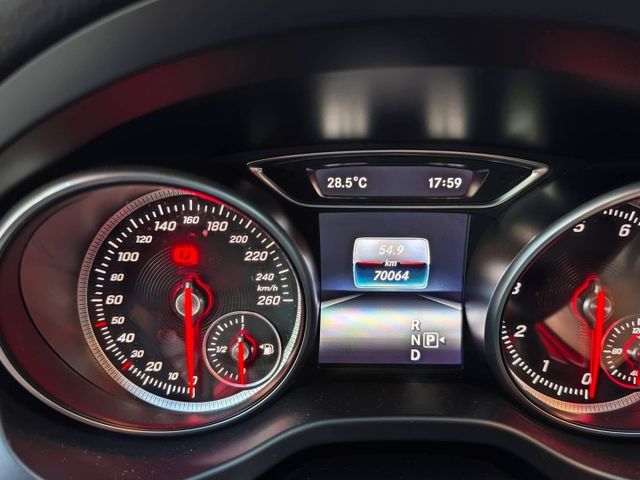 總代理/一手女用車/全景天窗/電動尾門/電動椅/LED頭燈/主動停車輔助/免鑰匙啟動  第7張相片