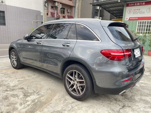原鈑件/23P/LED頭燈/全景天窗/電尾門/盲點偵測/雙前電動椅/免鑰匙啟動/摸門/360環景/4WD  第3張相片