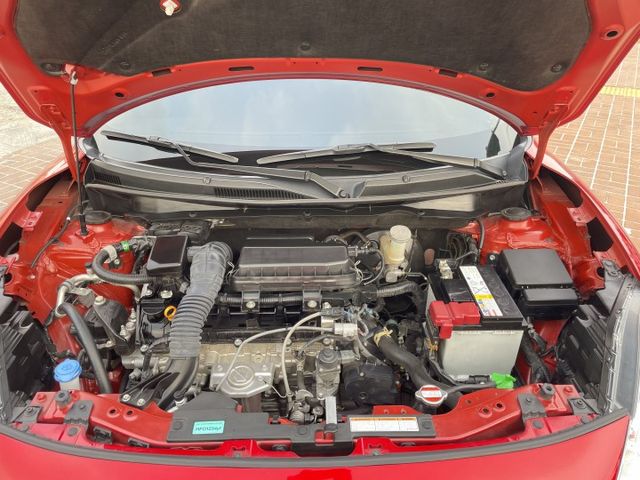 一手女用車 原鈑件 原廠保養 免鑰匙 ACC跟車 車道偏離 CarPlay 盲點偵測 主動煞停 倒車影像  第12張相片
