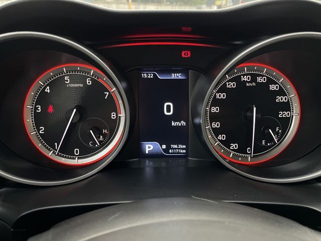 一手女用車 原鈑件 原廠保養 免鑰匙 ACC跟車 車道偏離 CarPlay 盲點偵測 主動煞停 倒車影像  第18張相片