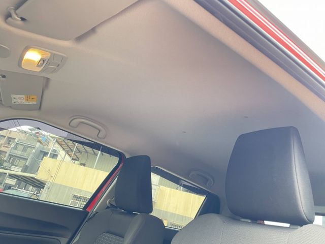 一手女用車 原鈑件 原廠保養 免鑰匙 ACC跟車 車道偏離 CarPlay 盲點偵測 主動煞停 倒車影像  第19張相片