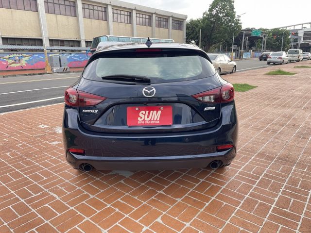 一手車/原鈑件/ACC跟車/電動椅/抬頭顯示器/倒車顯影/LED頭燈/I-KEY/盲點偵測  第6張相片