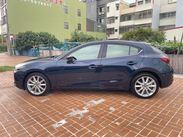 一手車/原鈑件/ACC跟車/電動椅/抬頭顯示器/倒車顯影/LED頭燈/I-KEY/盲點偵測  第8張相片