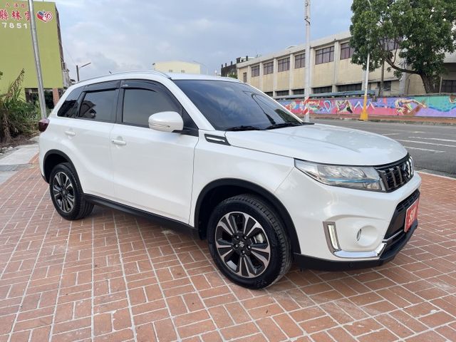 原鈑件/ACC跟車/盲點偵測/LED頭燈/I-KEY/7氣囊/10月出廠12月領牌  第3張相片