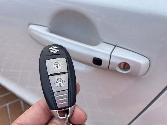 原鈑件/ACC跟車/盲點偵測/LED頭燈/I-KEY/7氣囊/10月出廠12月領牌  第16張相片