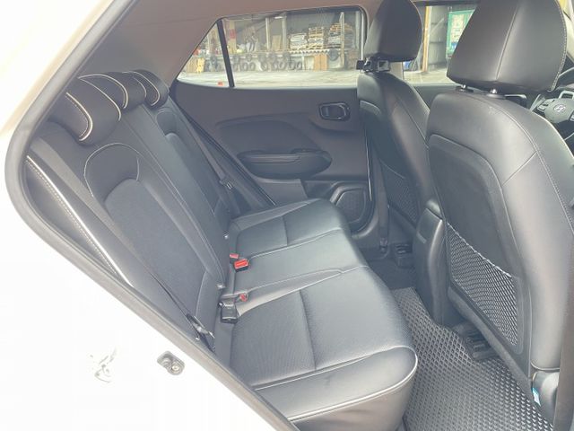 原鈑件/原廠保養/I-KEY/導航/恆溫/倒車顯影/手機無線充電/只跑3萬公里  第11張相片