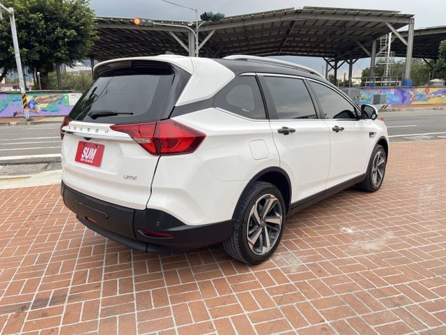 原鈑件/全景天窗/環景影像/盲點偵測/抬頭顯示/車側影像/只跑4萬公里  第4張相片