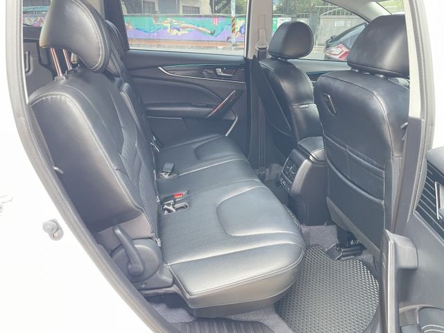 原鈑件/全景天窗/環景影像/盲點偵測/抬頭顯示/車側影像/只跑4萬公里  第12張相片