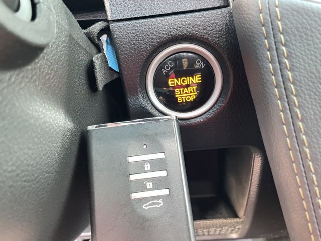 原鈑件/電動椅/天窗/環景影像/車側影像/LED頭燈/抬頭顯示器/升降高音喇叭  第16張相片