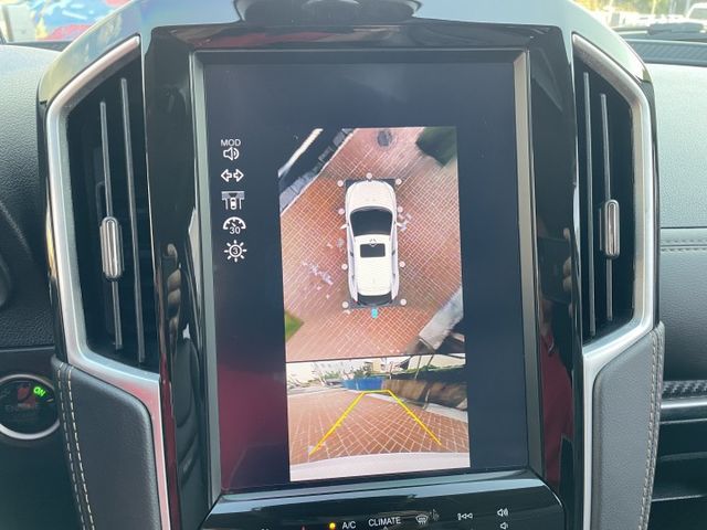 原鈑件/電動椅/天窗/環景影像/車側影像/LED頭燈/抬頭顯示器/升降高音喇叭  第18張相片