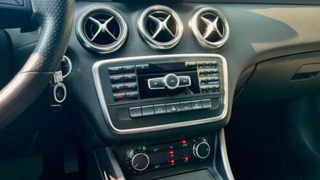 M-BENZ賓士 A200  第7張相片
