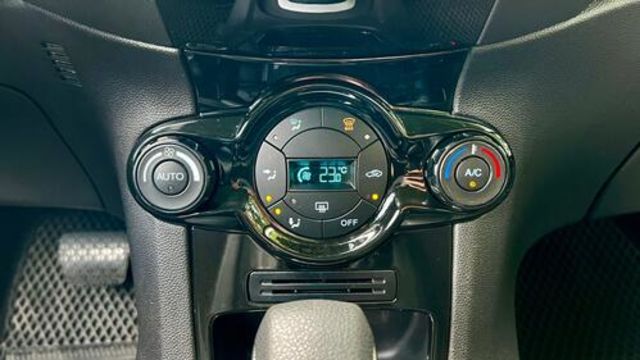 FORD福特 FIESTA  第7張相片
