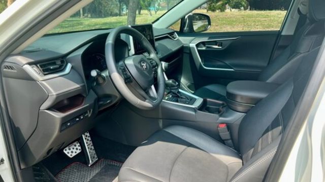 TOYOTA豐田 RAV4  第4張相片