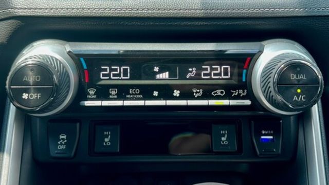 TOYOTA豐田 RAV4  第8張相片