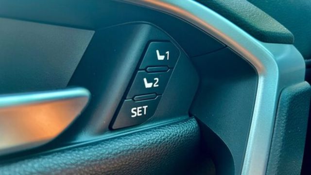 TOYOTA豐田 RAV4  第18張相片
