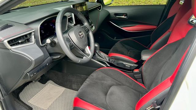 TOYOTA豐田 AURIS  第3張相片