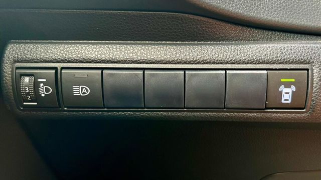 TOYOTA豐田 AURIS  第9張相片