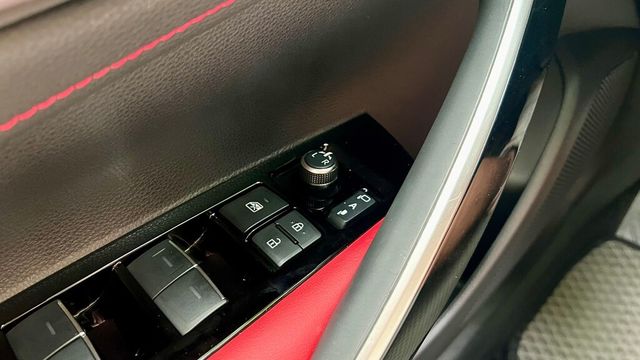 TOYOTA豐田 AURIS  第10張相片