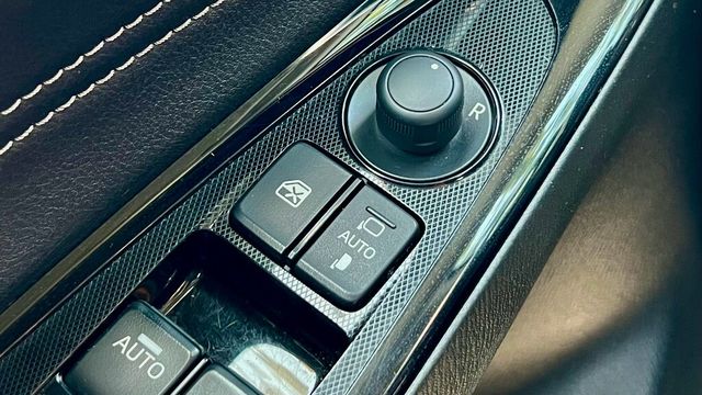 MAZDA馬自達 MAZDA 2  第9張相片