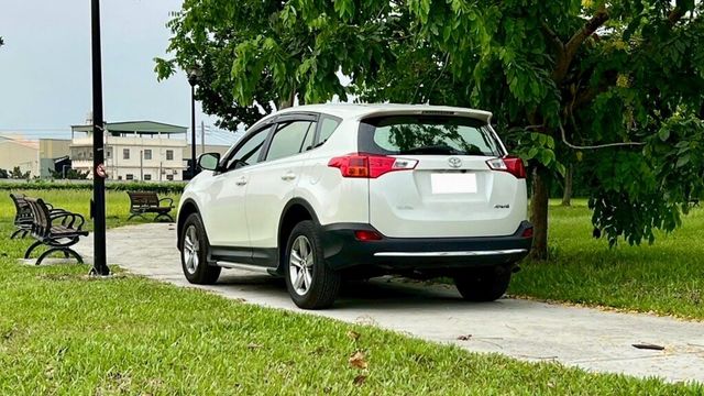 TOYOTA豐田 RAV4  第2張相片